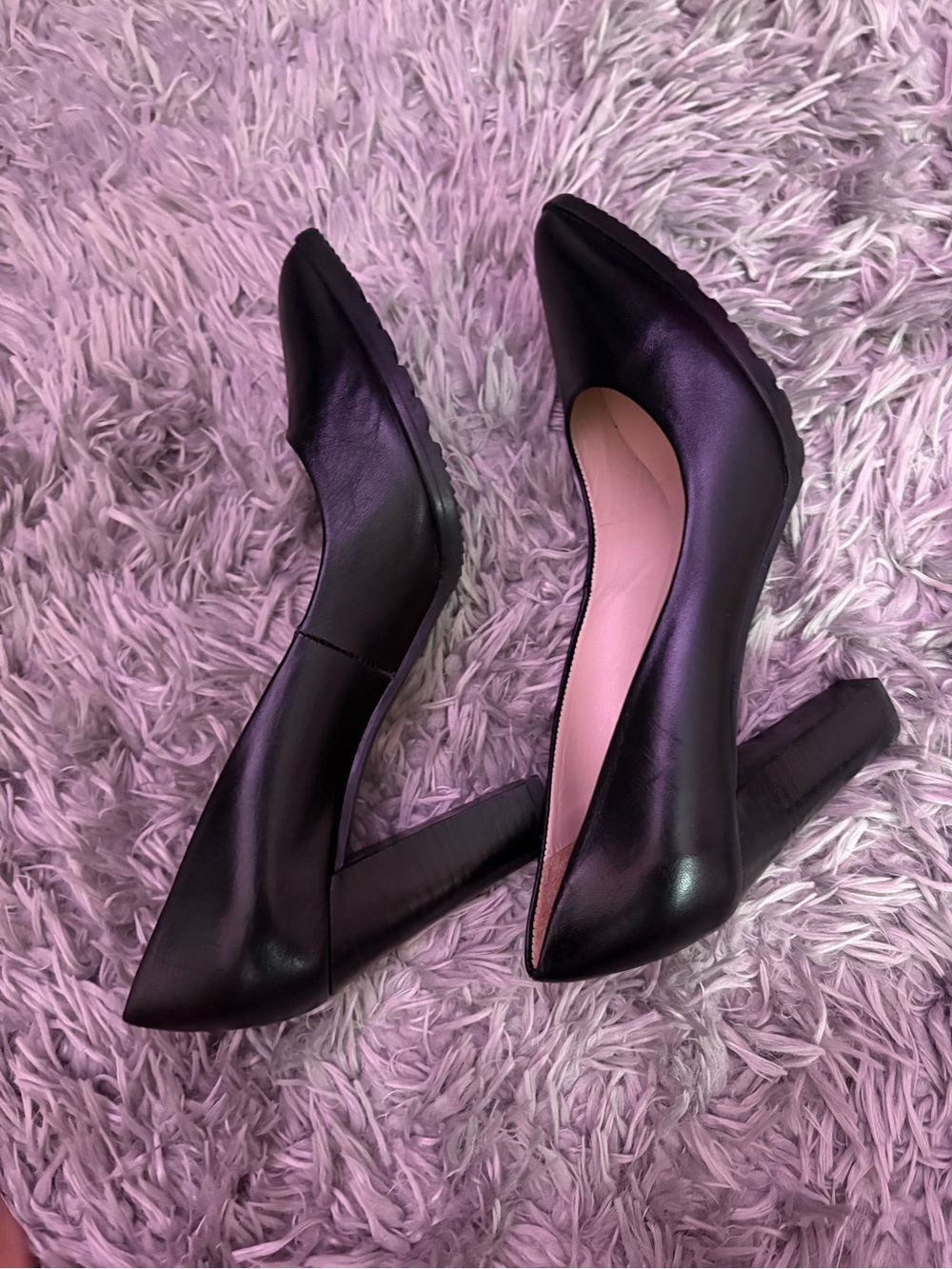 Andre Assous Black Pointed-Toe Leather Pumps - Picture 5 of 5